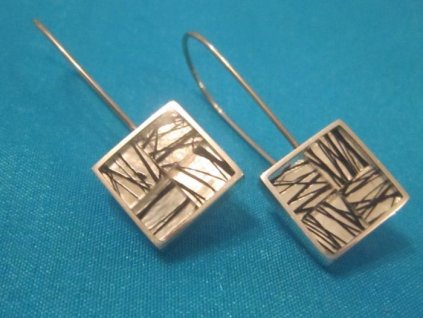 0002960 nausnice ctverec fibre