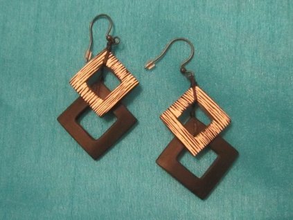 0002976 nausnice kosoctverce