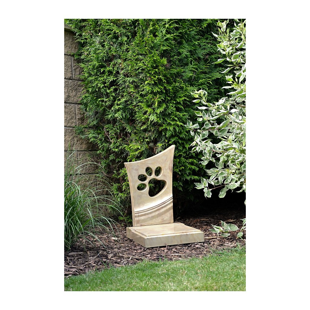 Zvierací pomník Bellis s podstavcom - Jantár