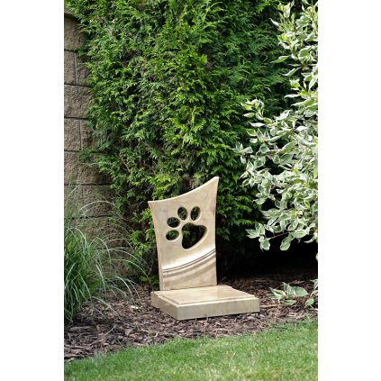 Zvierací pomník Bellis s podstavcom - Jantár