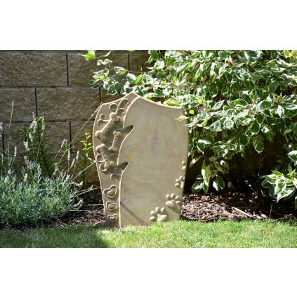 Zvierací pomník Hargo jantár