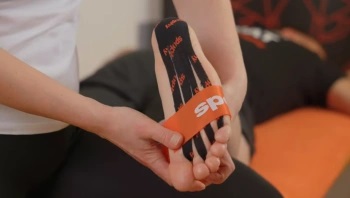 Jak złagodzić ból stóp związany z zapaleniem powięzi podeszwowej