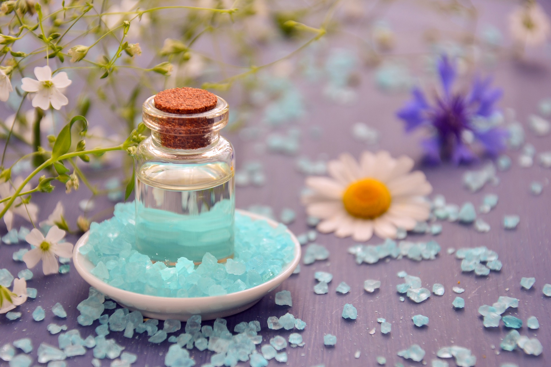 essential-oil-3816410_1920