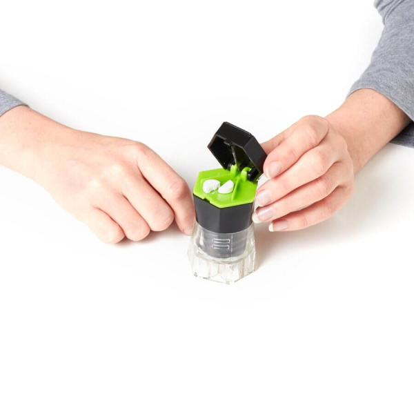 1_multifunkcna-pomocka-na-uzivanie-liekov-5-v-1-1