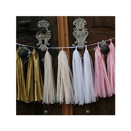 Girlanda se střapci