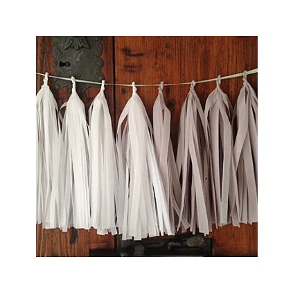 Girlanda se střapci