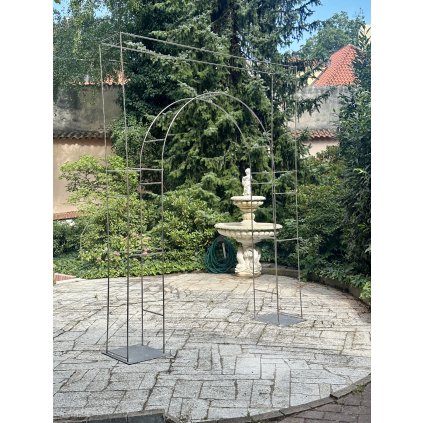 Slavobrána 2,8x2,2m, nerez ocel