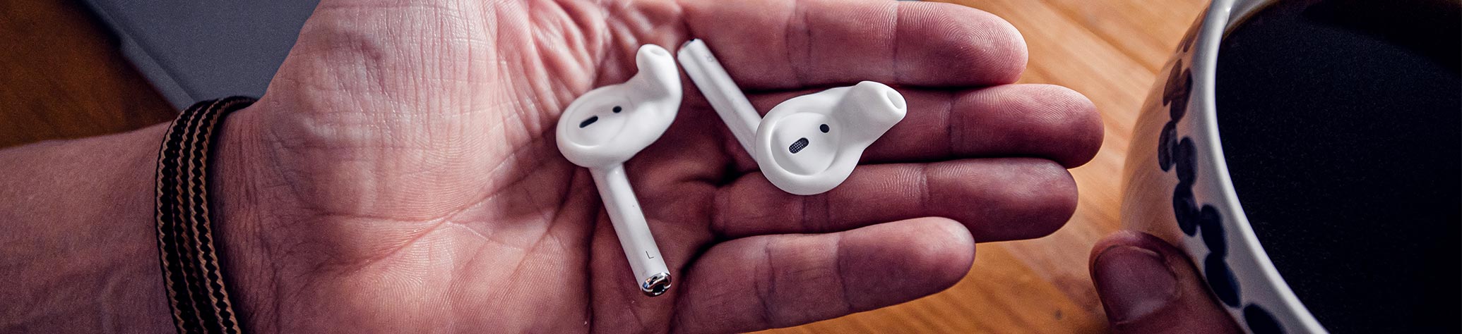 snug_airpods