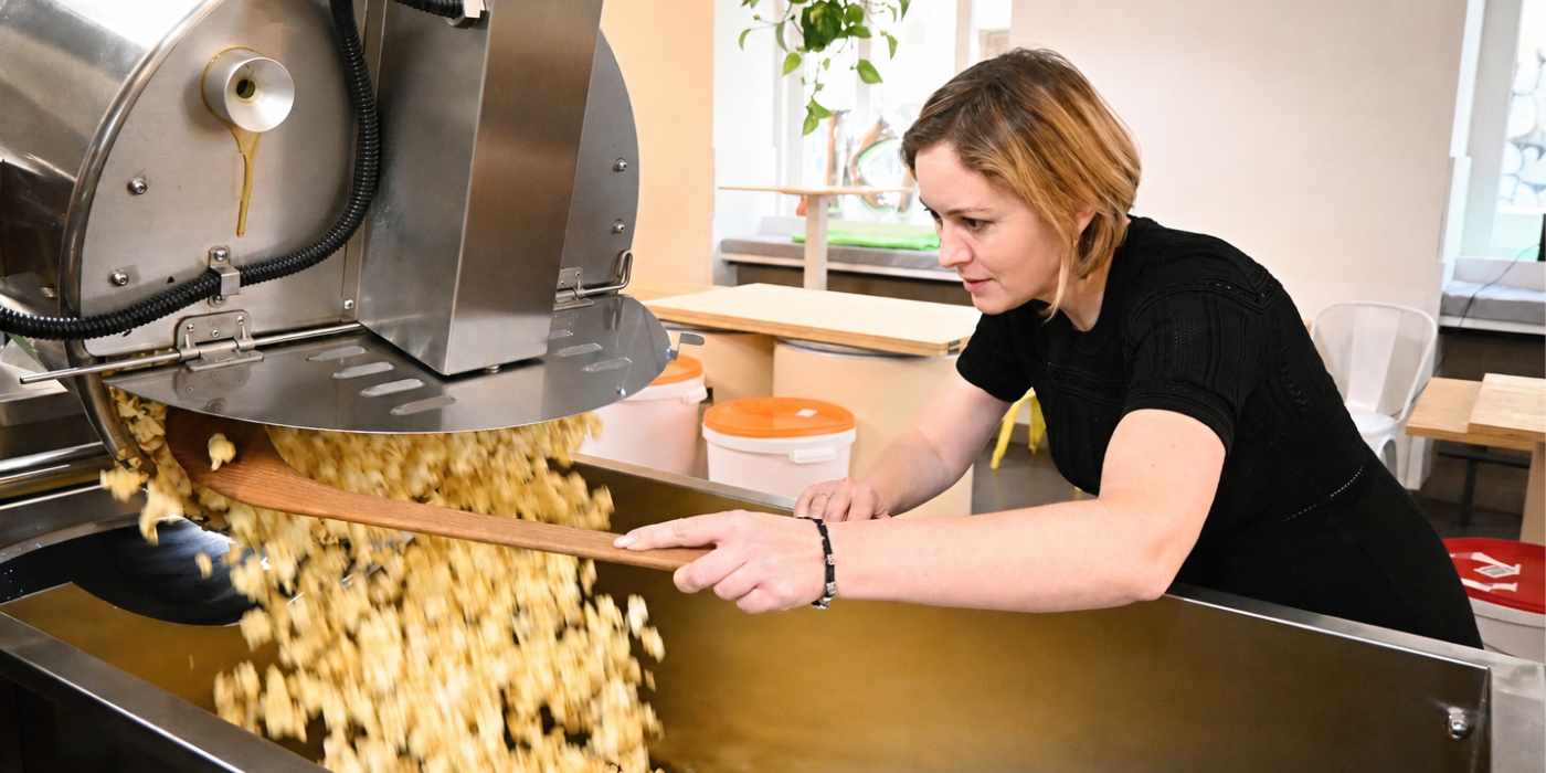 Jak vzniká popcorn – od zrna až po křupnutí
