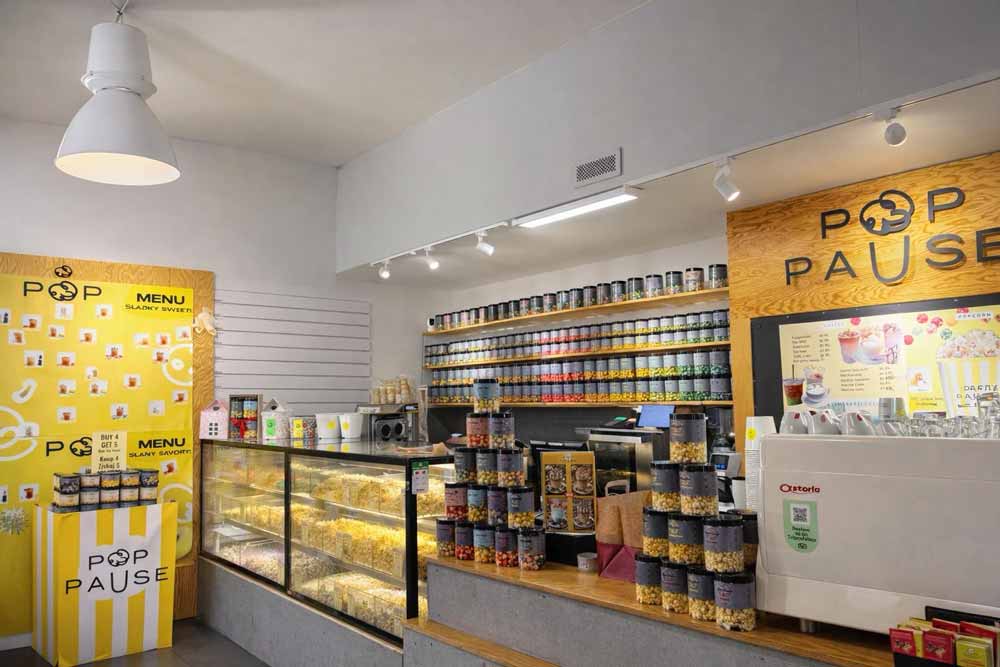 POP PAUSE café interior