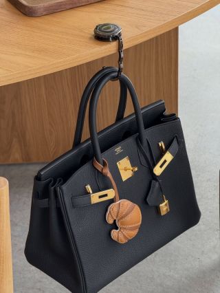 In my ORGANIZED WOMAN Era🍵👜