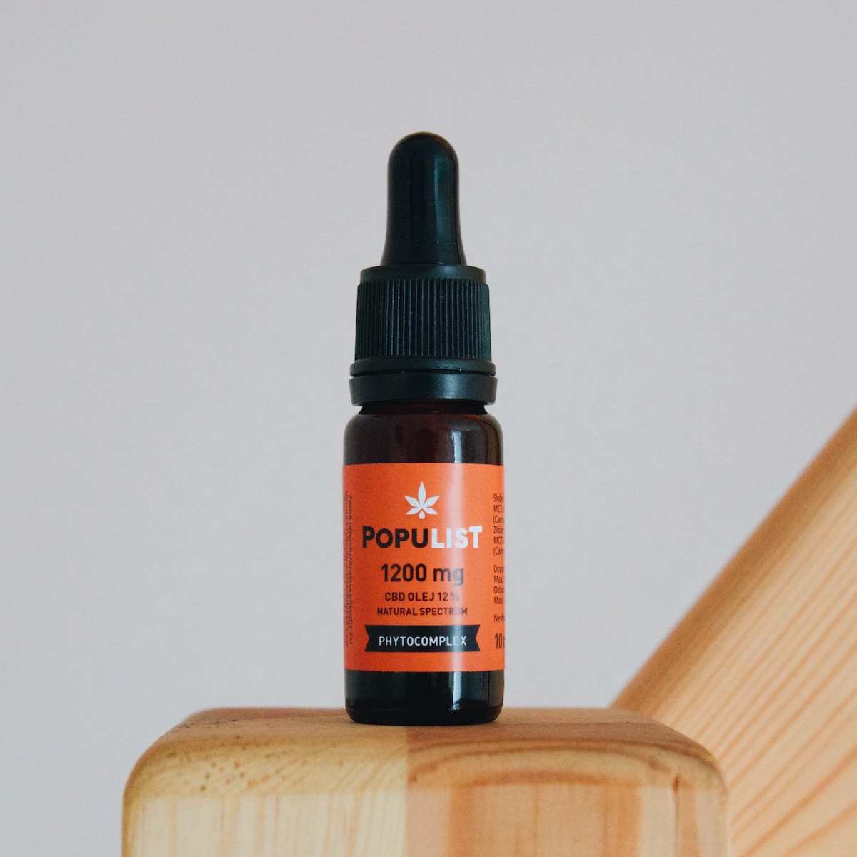 Od ledna 2022 je pod 1% THC legální