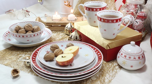 VYTVÁŘENÍ VÁNOČNÍCH TRADIC S PORCELÁNEM – PROPOJENÍ PORCELÁNOVÉHO NÁDOBÍ S RODINNÝMI RITUÁLY