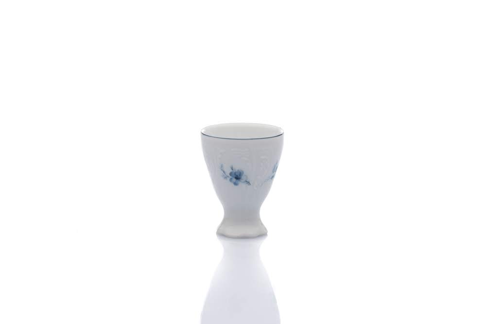 Thun 1794 Kalíšek na vejce na nožce, český porcelán, Bernadotte, modré růžičky, Thun