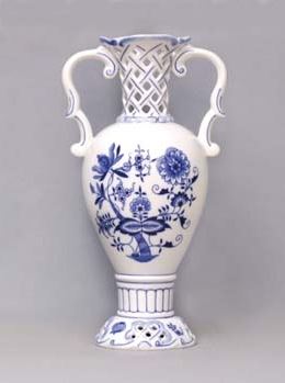 Český porcelán, a.s., Dubí Váza prolamovaná  15,3 x 30 cm, cibulák, Český porcelán