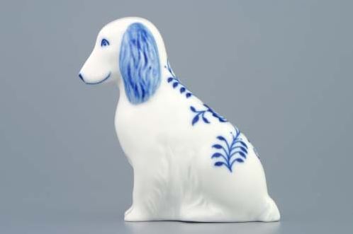 Český porcelán, a.s., Dubí Pes sedící 10 cm, cibulák, Český porcelán