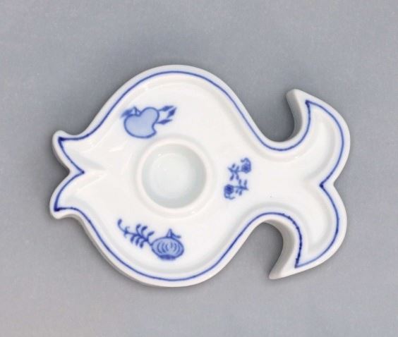 Český porcelán, a.s., Dubí Svícen ryba 110 g, cibulák, Český porcelán