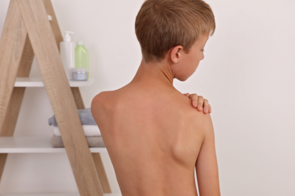 Skolióza páteře u dětí: Prevence a správné návyky při sezení na židlích Wood-Partner