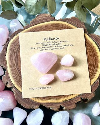 Někdy stačí málo…… Set 4 kamenů madagaskarského růženínu jako malý dárek s velkým významem 🩷