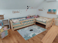Dětské jednolůžkové postele do rohu u zákazníka v pokoji