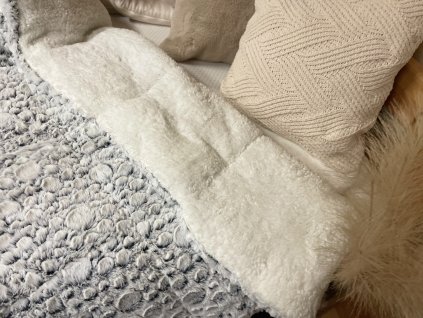 Deka mikroplyš s beránkem Petra silná šedá 150x200cm