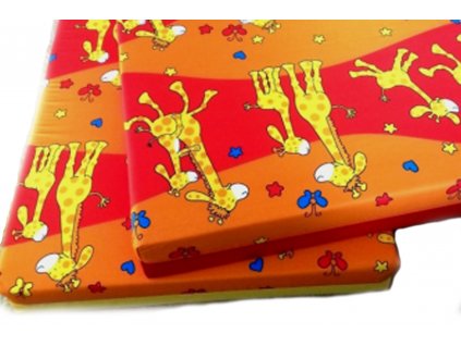 matrace do postýlky vzor žirafa červená