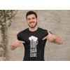 mockup of a muscular man pointing at his t shirt 28519(4)