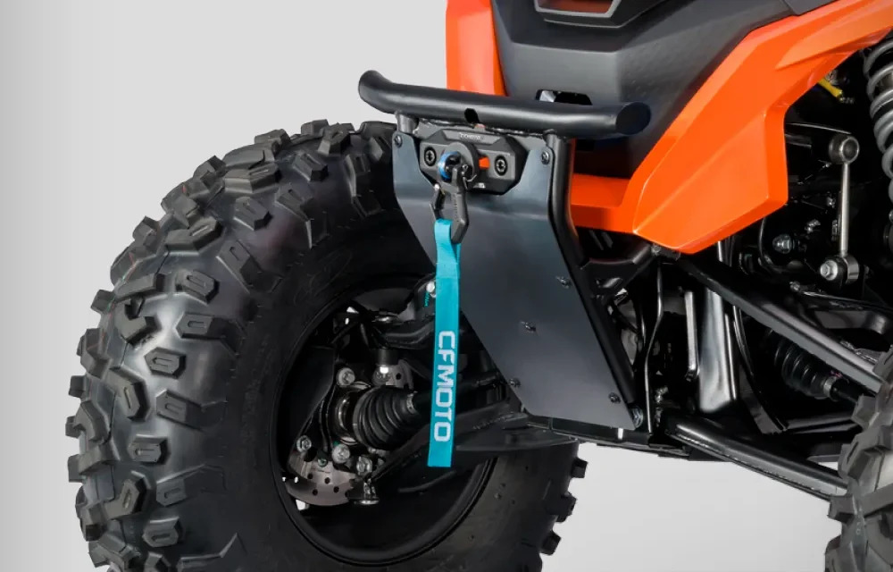 CFMOTO Gladiator Z10 Turbo - naviják a dveře