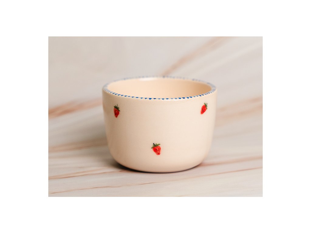 malovaný hrníček s jahudkami