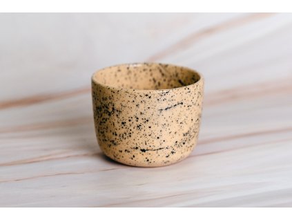 hrníček designový s cakanci