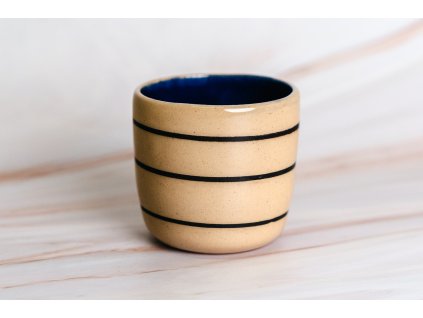 ruce Delany hrnek s carami