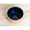 keramicky hrnek s modrym vnitřkem