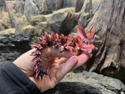 Krystalkový dráček Uhlíček 17,5 cm