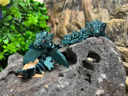 Okřídlený krystalkový dráček miminko tmavě tyrkysové 12 cm 3D tisk