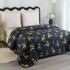 Moderní přehoz na postel GOLDEN DEER tmavě modrý s vánočními vzory