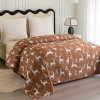 Luxusní hnědý přehoz na postel WHITE DEER s jelením vzorem