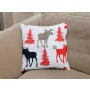 Stylový povlak na polštář VÁNOČNÍ LOS bílý s kontrastními červenými a černými prvky