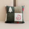 Zelený povlak na polštářek CHRISTMAS SOCKS 45x45 s ponožkami
