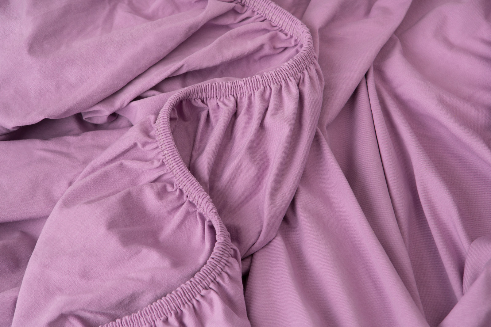 Levně PovlečemeVás Luxusní bavlněné JERSEY prostěradlo s lycrou 160x200 cm - fialová