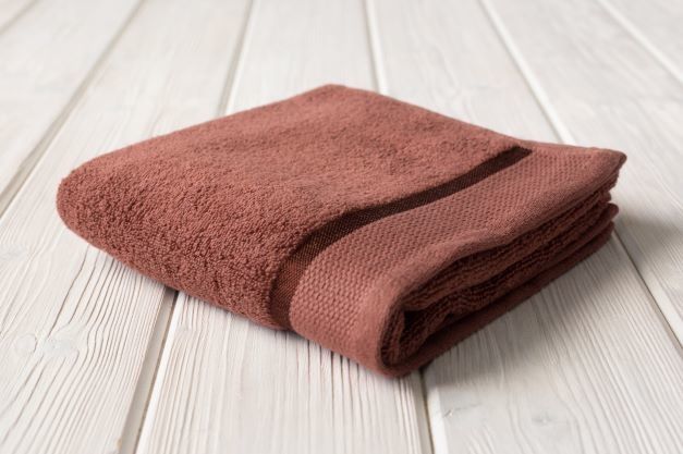 Levně Bavlněný froté ručník COLOR 50x100 cm - Hnědý