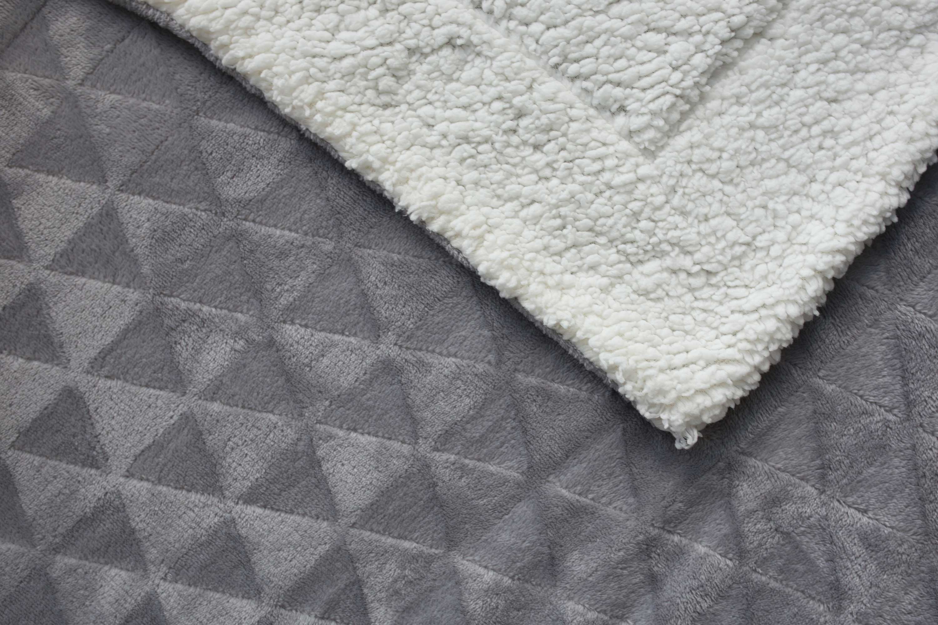 Jerry Fabrics Deka beránková Triangle 150x200 cm - Světle šedá