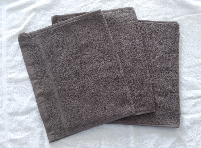 Levně Bavlněný froté ručník CLASSIC 30x50 cm - Tmavě šedá