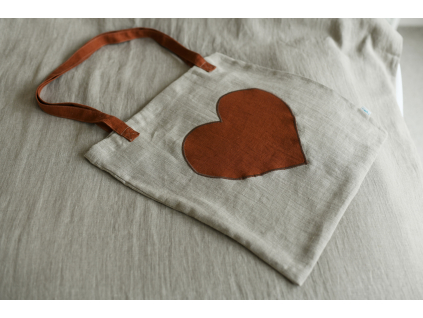 Lněná taška se srdcem - barva přírodní/cihlová