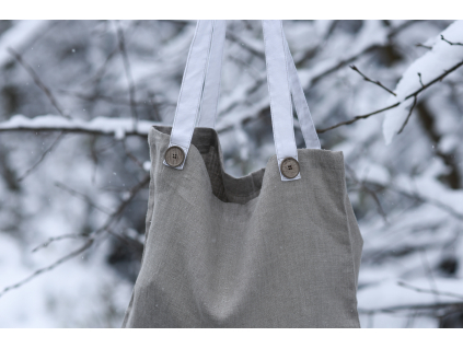 nákupní taška, lněná taška, minimalistická nákupní taška, nákupní taška s knoflíky, dárkově zabalený dárek, dárkově balená taška, taška na výlety, taška z čech, textilní taška, taška co vydrží, přírodní taška