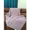 Mikroplyšová deka 150×200 – hebká a hřejivá deka s bublinkovou 3D strukturou ve světle fialové barvě