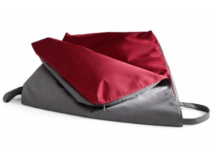 Červený nepropustný potah do školky