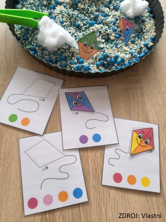 barevni-draci-sensory-play-pro-deti-podzimni-senzoricka-hra-s-draky-predskolaci