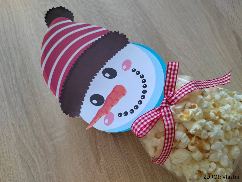 snehulak-k-jidlu-popcorn-rychle-vyrabeni-pro-deti