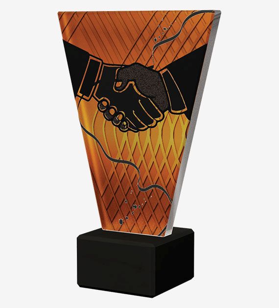 Designová skleněná trofej | Podání rukou Výška: 22,5 cm, Průměr: 1 cm