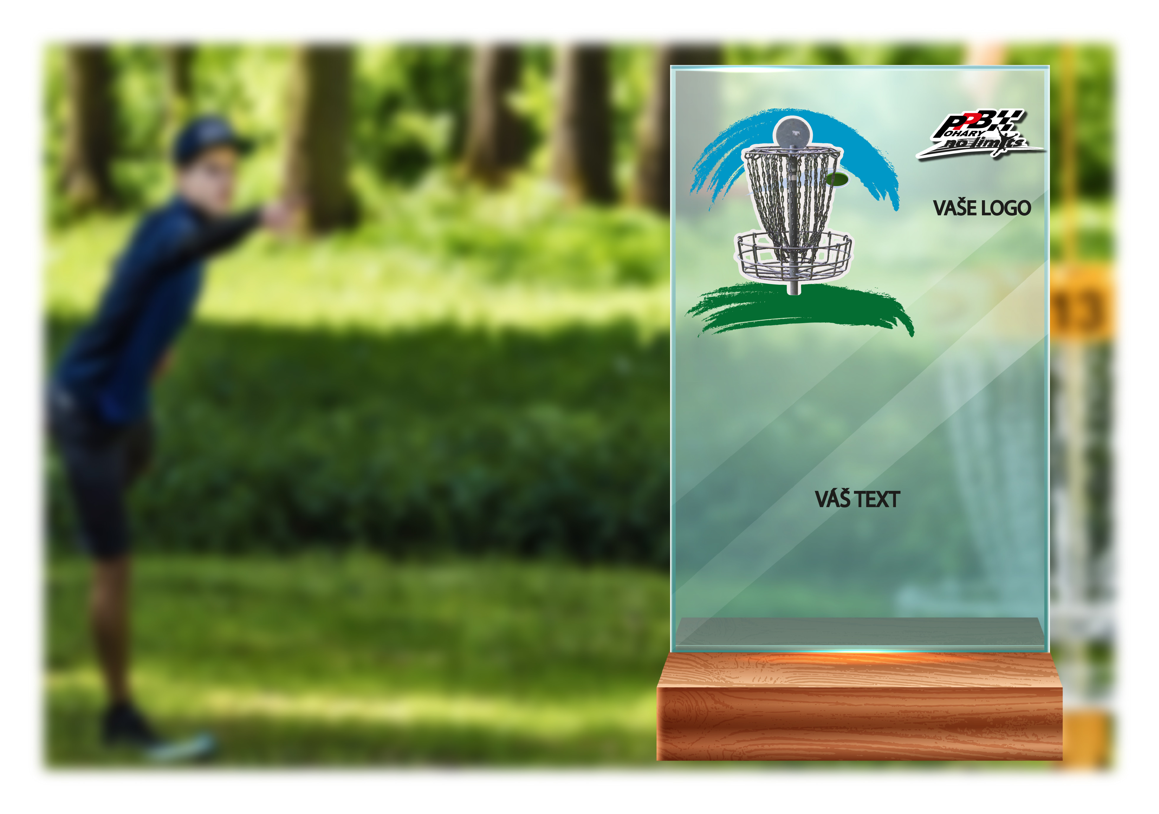 Skleněná trofej na dřevěném podstavci | Diskgolf Výška: 15 cm